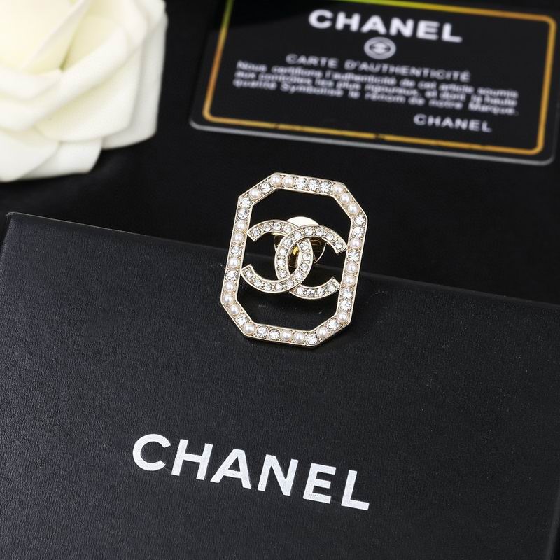Chanel Brooch 02yxs69